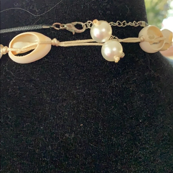 Pula shell and faux pearl necklace set - Picture 3 of 3